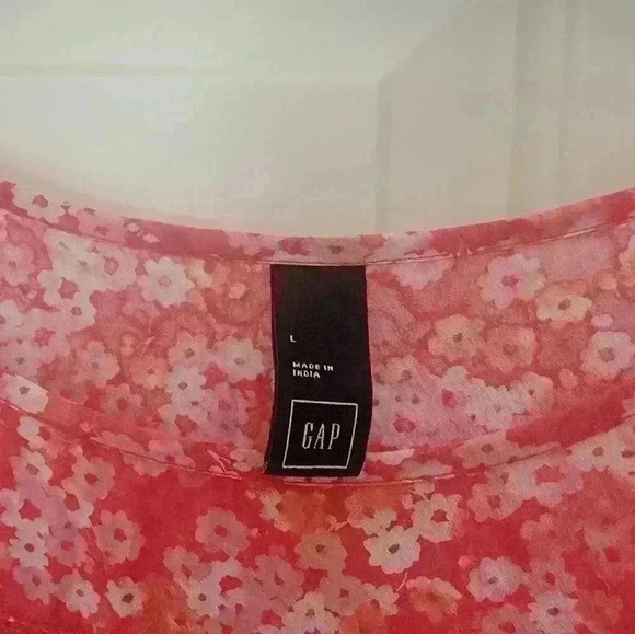 Gap Red Floral Mesh Detail Top Size L - Picture 3 of 9